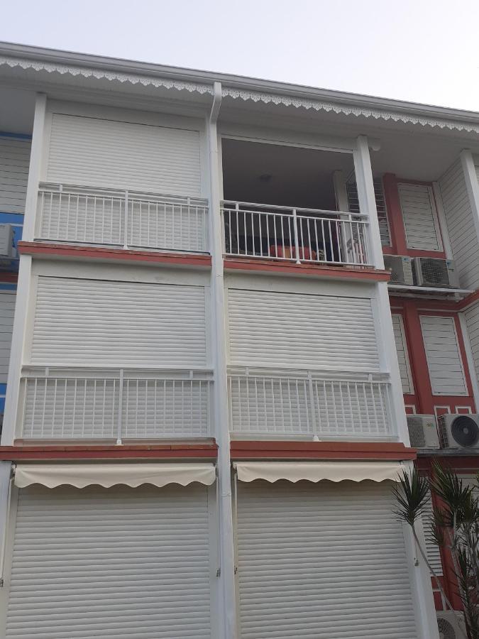 Appartement Cocotiers et pieds dans l'eau à Saint-Francois  Extérieur photo